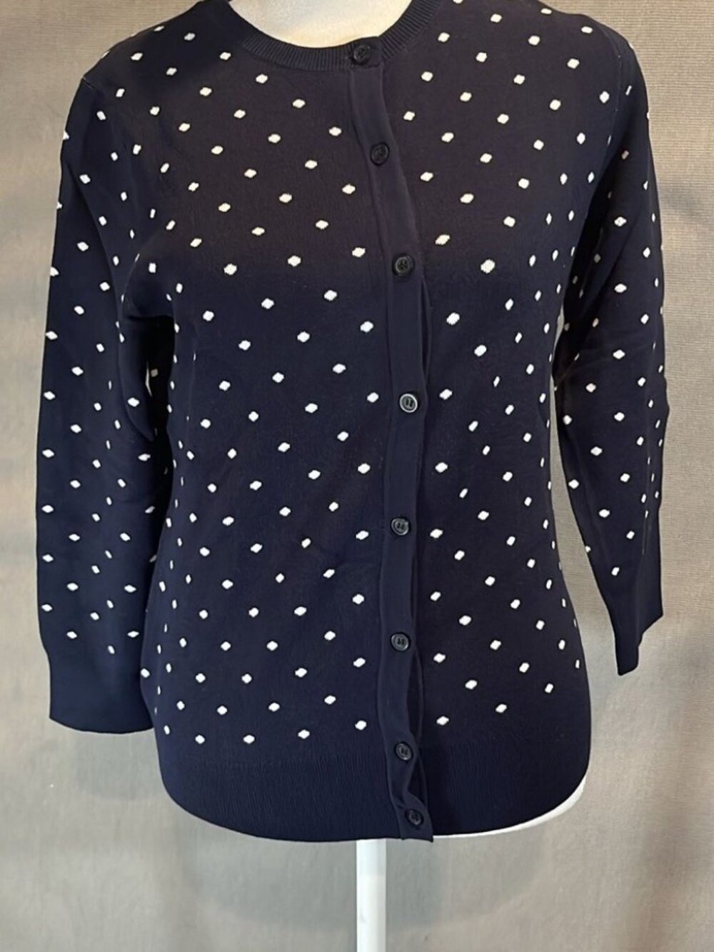 Ann Taylor Woman’s Button Up Cardigan Sweater, Long Sleeve Sz M